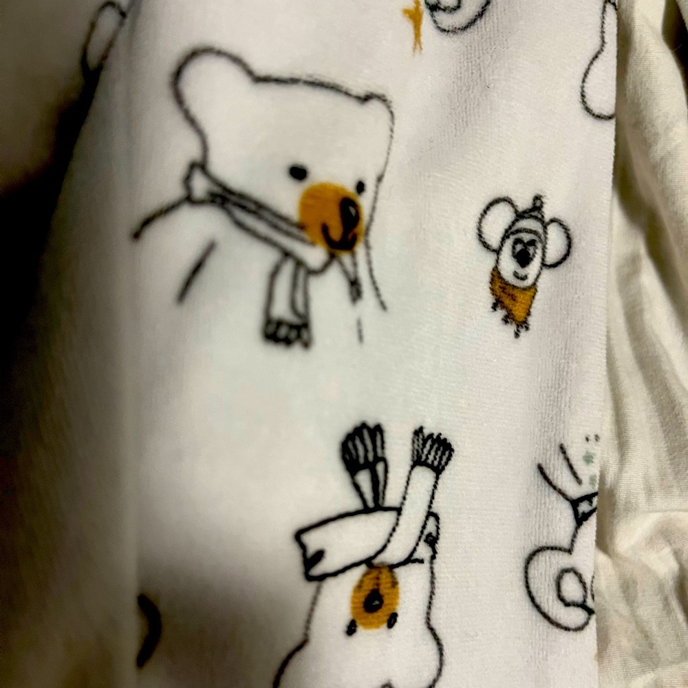 Their pyjama set - Picture 3 of 4